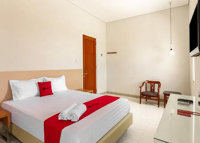 RedDoorz Syariah @ Kebraon Hotel Surabaya